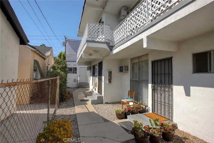 1055 Grover Avenue, Glendale, California 91201