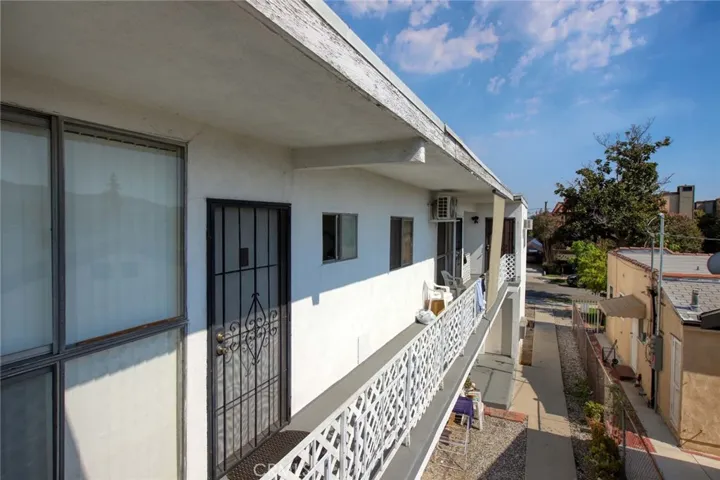 1055 Grover Avenue, Glendale, California 91201