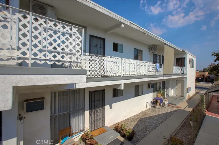 1055 Grover Avenue, Glendale, California 91201