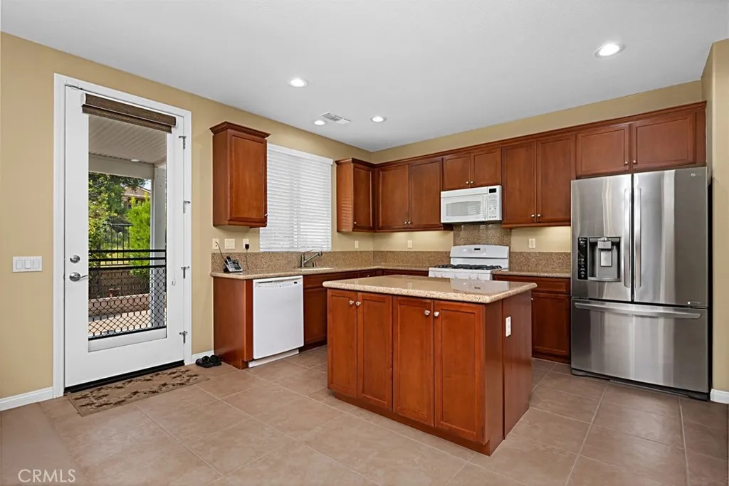 1533 Big, Beaumont, California 92223 home-pic-9