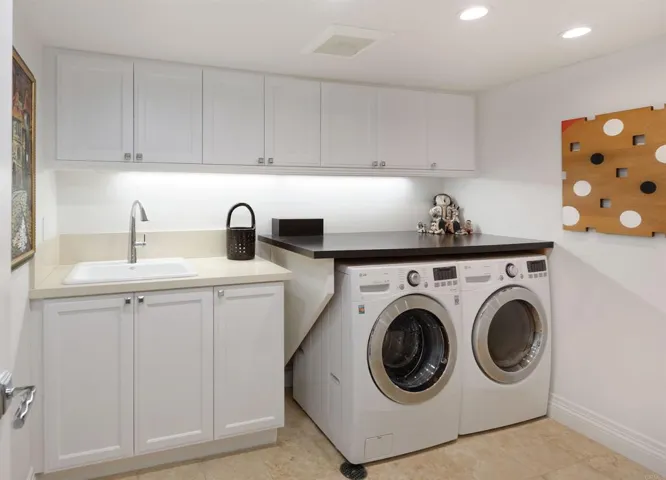 7127 Fay Avenue, La Jolla, California 92037