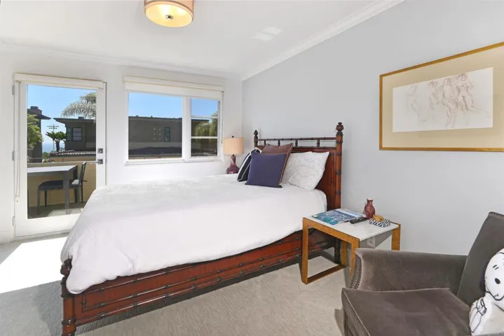 7127 Fay Avenue, La Jolla, California 92037