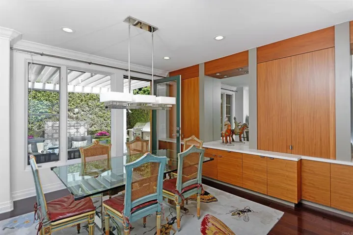 7127 Fay Avenue, La Jolla, California 92037