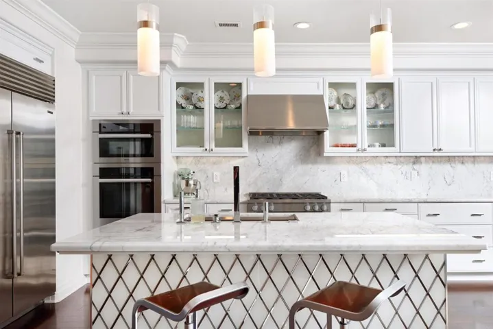 7127 Fay Avenue, La Jolla, California 92037