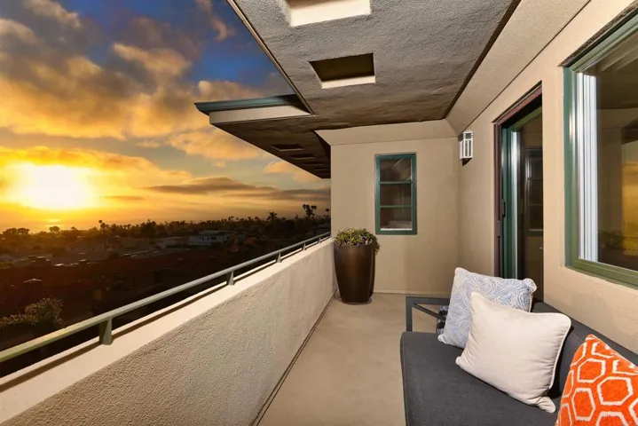 7127 Fay Avenue, La Jolla, California 92037