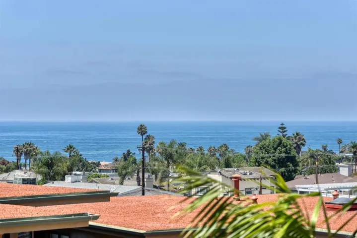 7127 Fay Avenue, La Jolla, California 92037