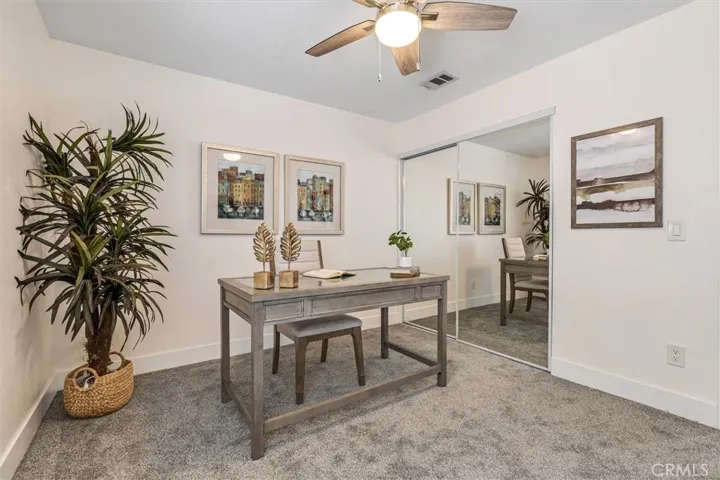 Guest bedroom/office.