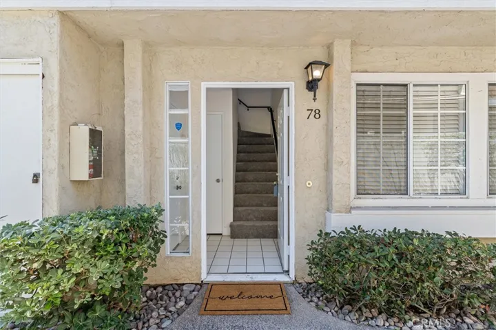 Inviting entry way.