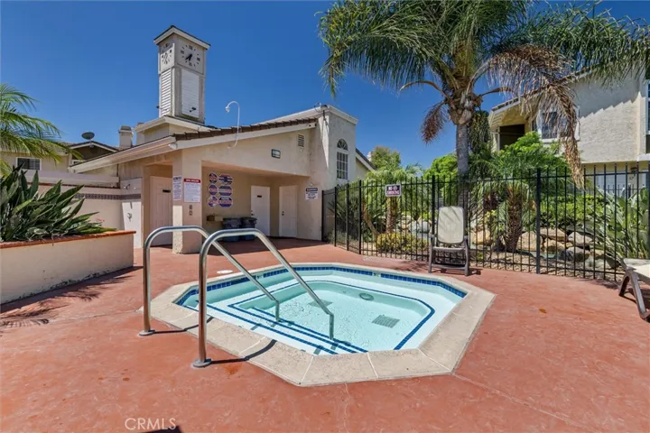 Excellently maintained hot tub.