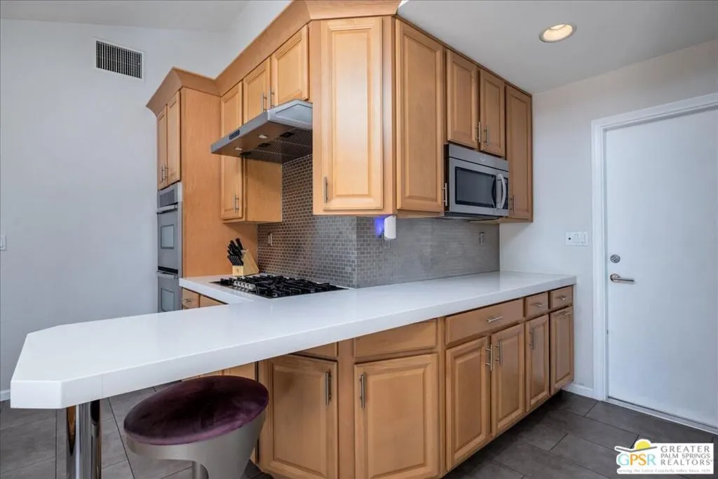 1240 S Beverly Drive, Palm Springs, California 92264 home-pic-19