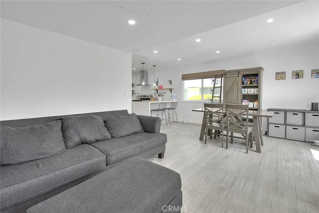 17401 Hood Court, Fountain Valley, California 92708 home-pic-10