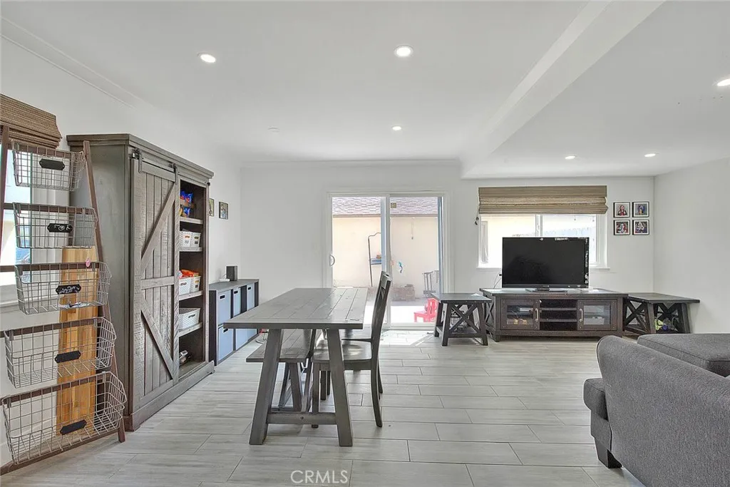 17401 Hood Court, Fountain Valley, California 92708 home-pic-9