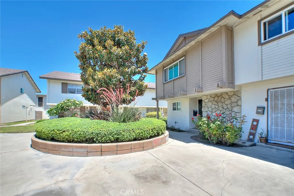 17401 Hood Court, Fountain Valley, California 92708 home-pic-0