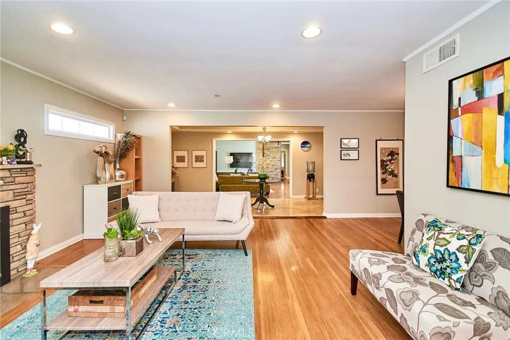 784 Eaton Drive, Pasadena, California 91107 home-pic-8