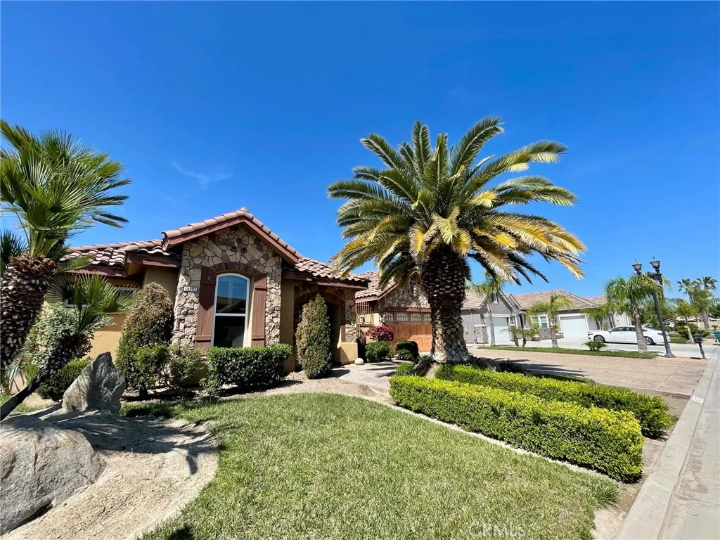 16052 W Middleton Avenue, Kerman, California 93630 home-pic-2