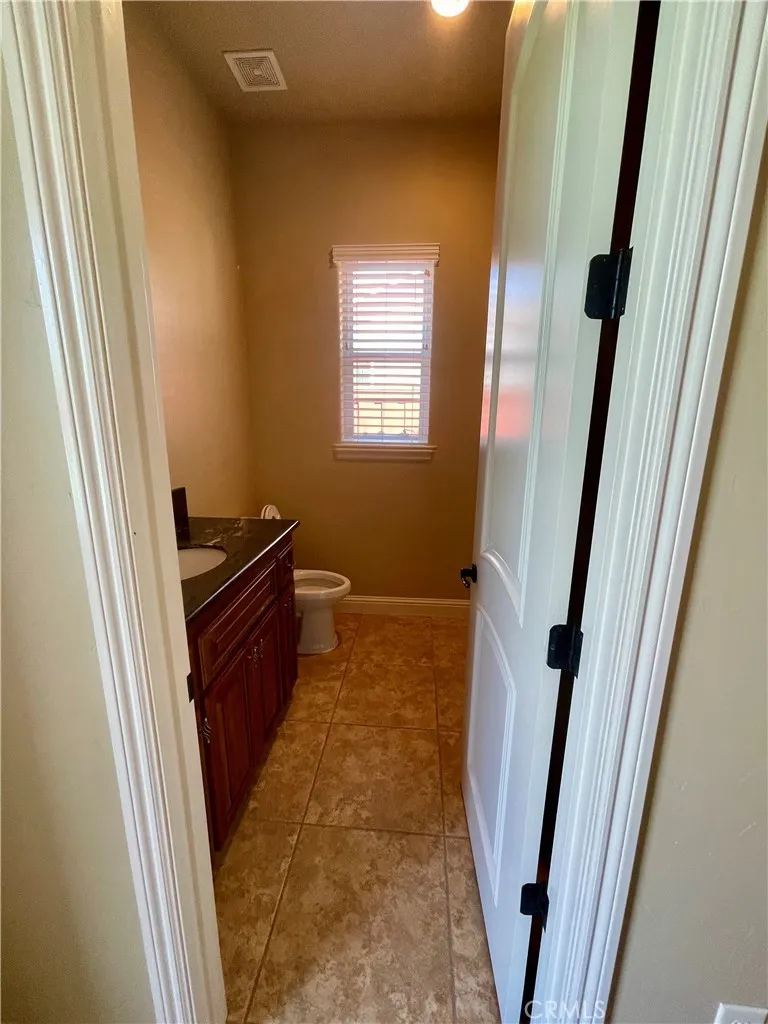 16052 W Middleton Avenue, Kerman, California 93630 home-pic-43