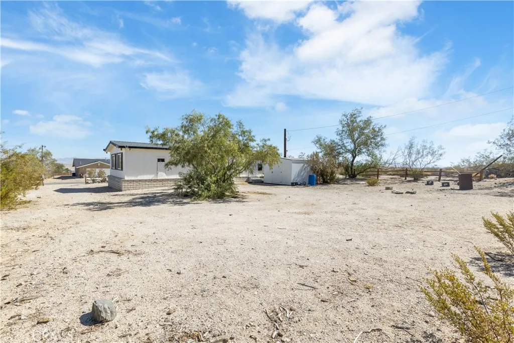 74993 Serrano Drive, Twentynine Palms, California 92277 home-pic-16