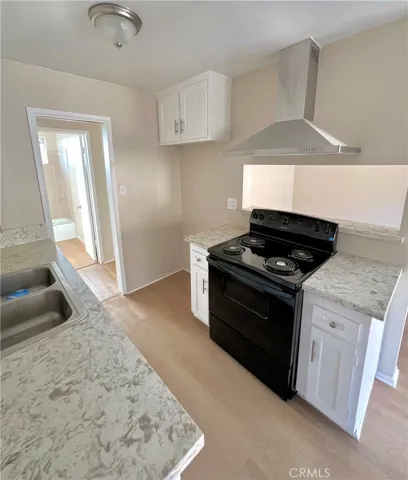 1004 E 5th Street, Long Beach, California 90802