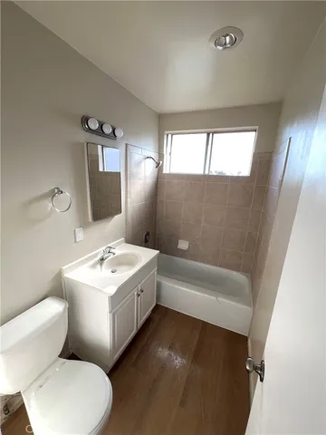 1004 E 5th Street, Long Beach, California 90802