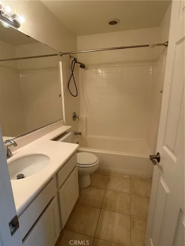 23 Cameron 67, Irvine, California 92602