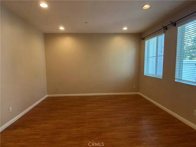 23 Cameron 67, Irvine, California 92602