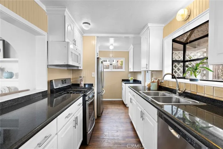251 Viejo Street, Laguna Beach, California 92651