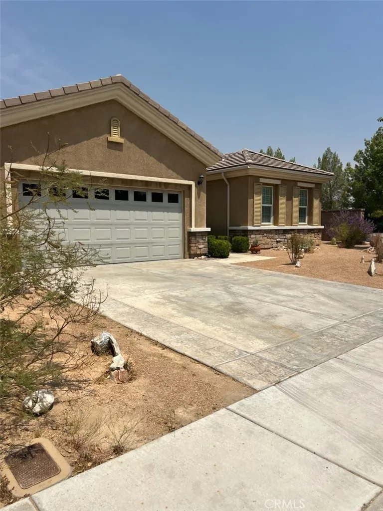 10767 Katepwa Street, Apple Valley, California 92308 home-pic-1