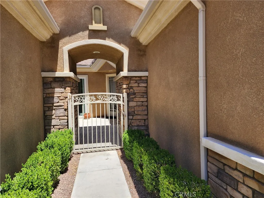 10767 Katepwa Street, Apple Valley, California 92308 home-pic-3