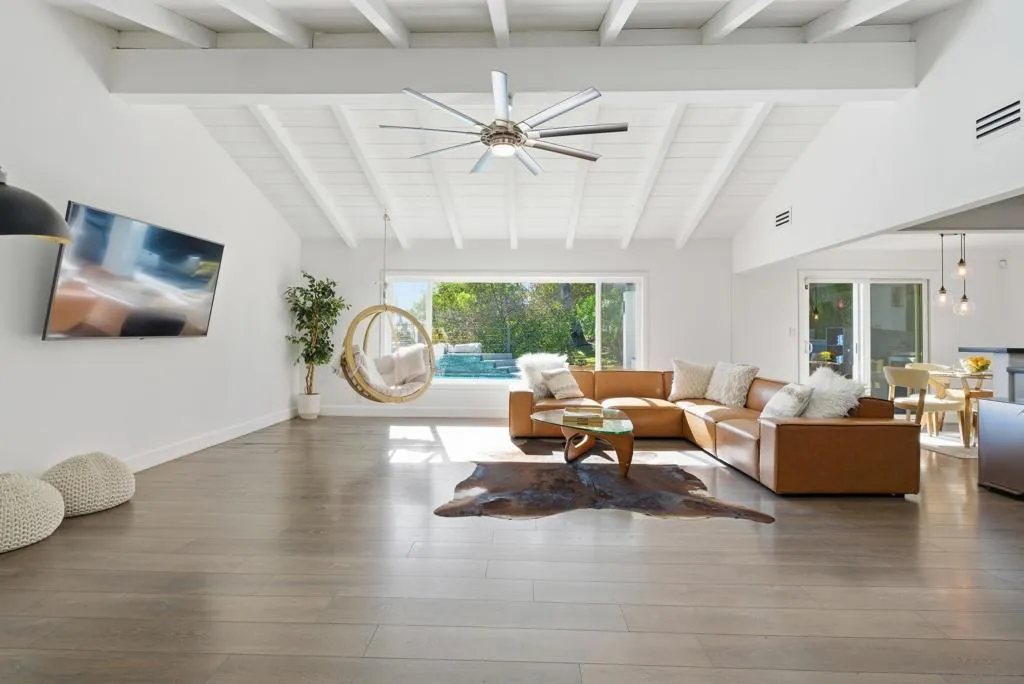 455 Glenncrest Dr, Solana Beach, California 92075 home-pic-3
