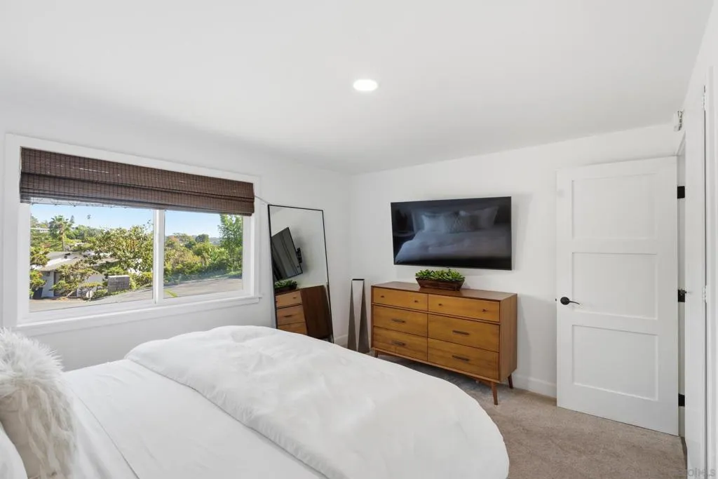 455 Glenncrest Dr, Solana Beach, California 92075 home-pic-30