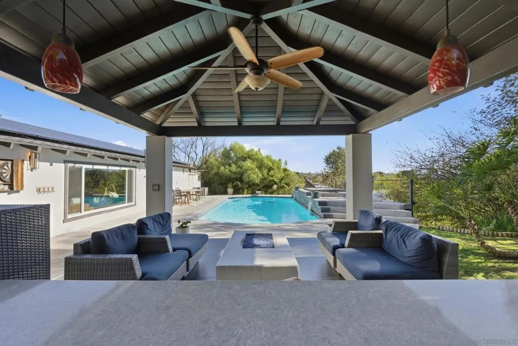 455 Glenncrest Dr, Solana Beach, California 92075 home-pic-2