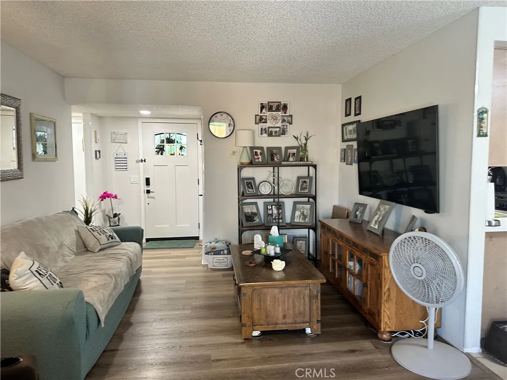 1748 Amigo Drive, Hemet, California 92545 home-pic-5