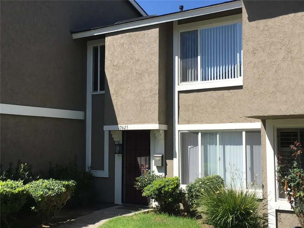 17625 Newland Street 135, Huntington Beach, California 92647, 2 Bedrooms Bedrooms, ,1 BathroomBathrooms,Residential Lease,For Rent,Newland,OC25175489