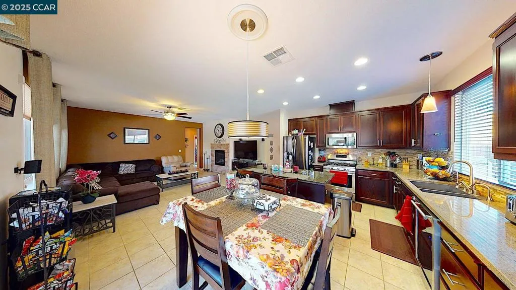 3685 Mallard Ct, Antioch, California 94509 home-pic-12