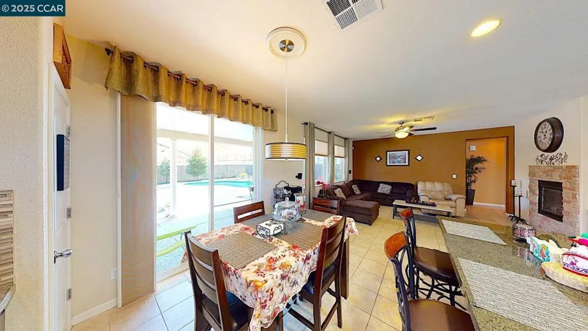 Kitchen Family Room