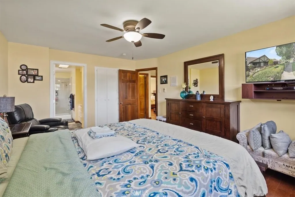 8560 Cherokee Drive, Downey, California 90241 home-pic-38