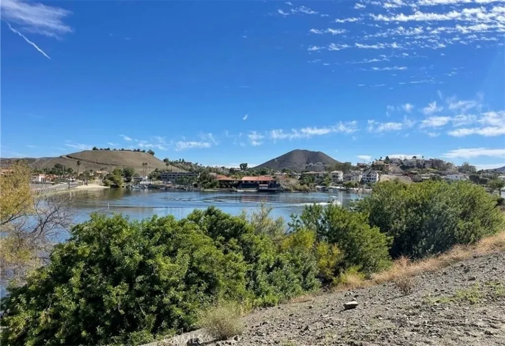 Near by Lake View