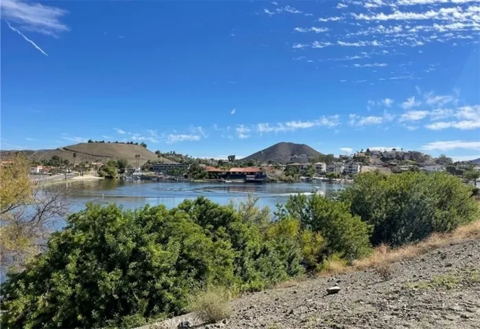 Near by Lake View