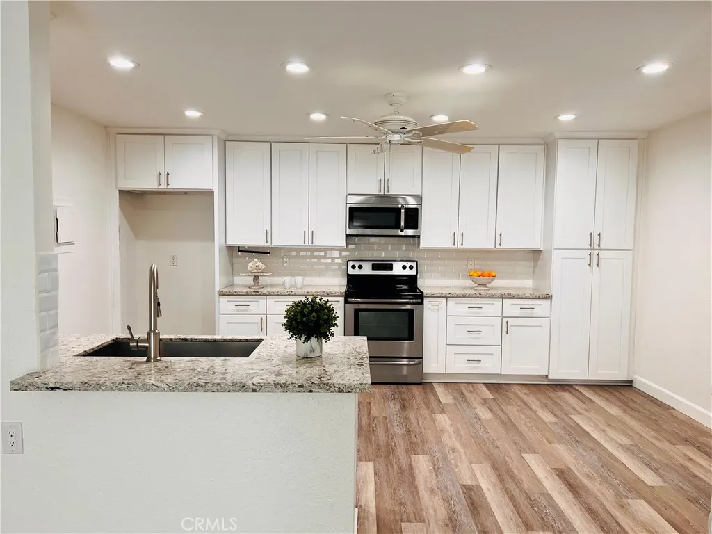 1345 Cabrillo Park Drive R05, Santa Ana, California 92701, 2 Bedrooms Bedrooms, ,2 BathroomsBathrooms,Residential Lease,For Rent,Cabrillo Park,NP25175698
