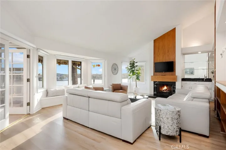 Waterfront Bonus Room