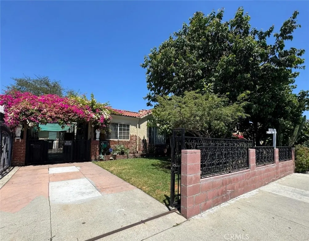 2565 Sale Place, Huntington Park, California 90255 home-pic-2