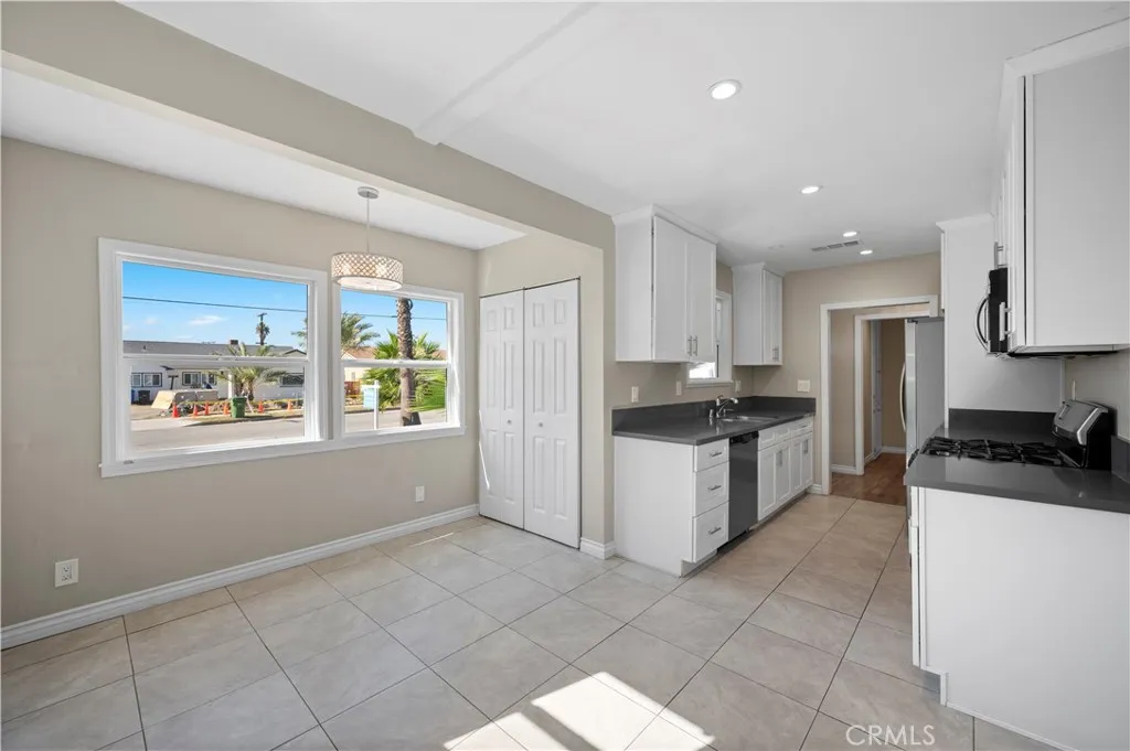 7736 Bellaire Avenue, North Hollywood, California 91605 home-pic-19