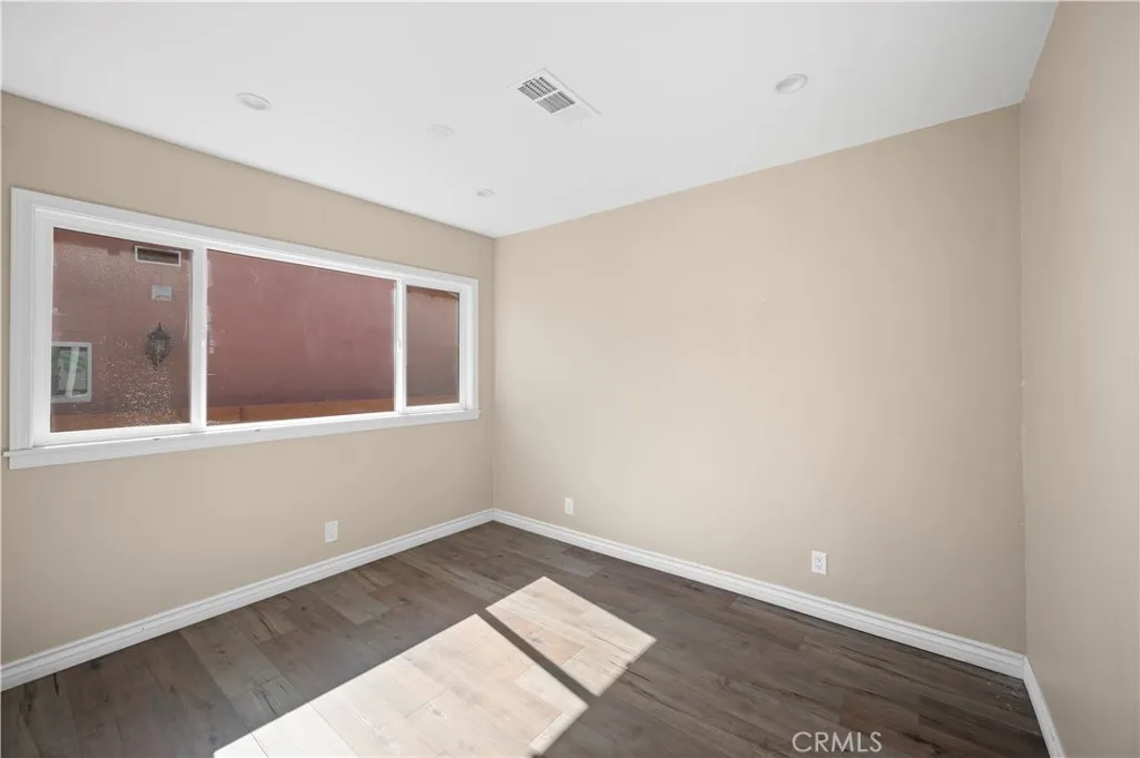 7736 Bellaire Avenue, North Hollywood, California 91605 home-pic-7