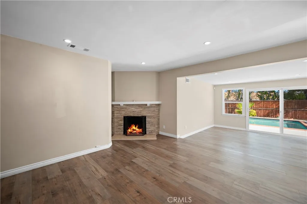 7736 Bellaire Avenue, North Hollywood, California 91605 home-pic-3