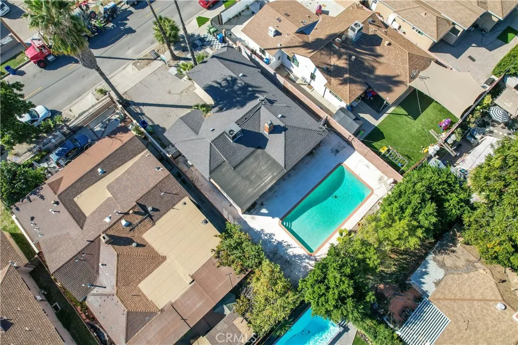 7736 Bellaire Avenue, North Hollywood, California 91605 home-pic-1