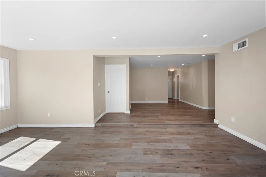 7736 Bellaire Avenue, North Hollywood, California 91605 home-pic-5