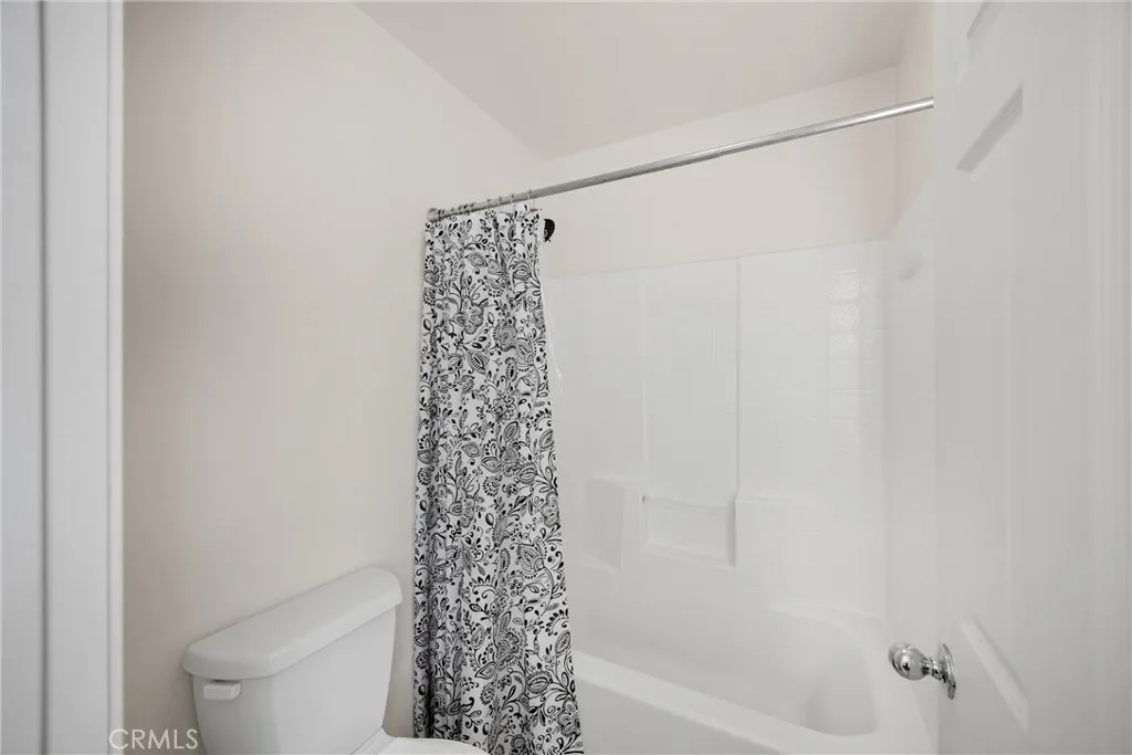 16539 Pismo Way, Fontana, California 92336 home-pic-29