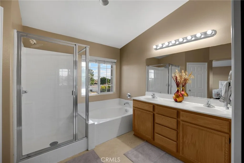 16539 Pismo Way, Fontana, California 92336 home-pic-35