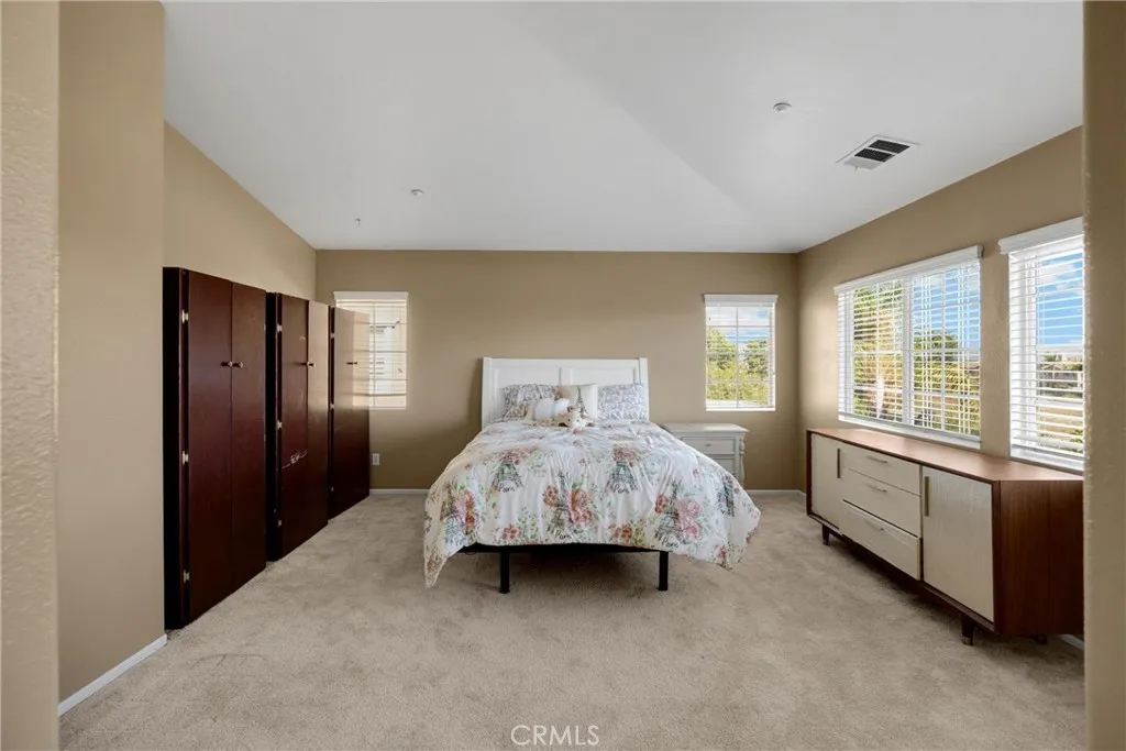 16539 Pismo Way, Fontana, California 92336 home-pic-36