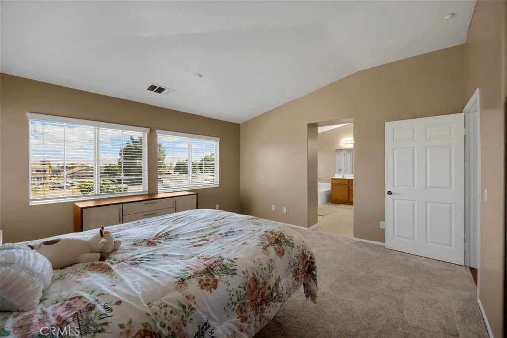 16539 Pismo Way, Fontana, California 92336 home-pic-33